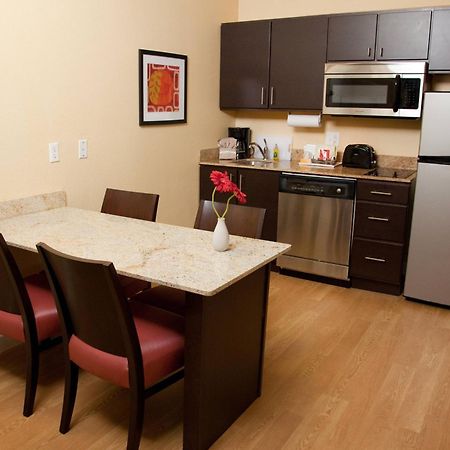 Towneplace Suites By Marriott Lake Jackson Clute Esterno foto