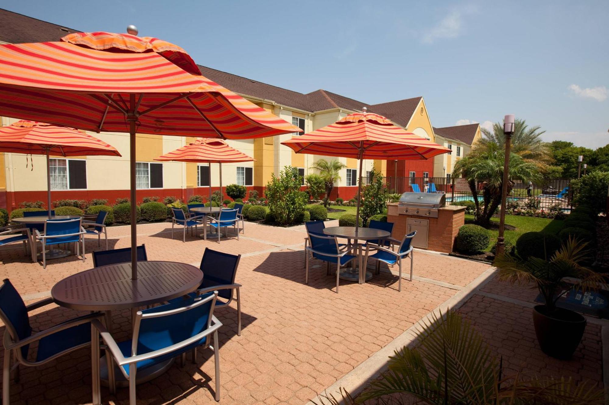 Towneplace Suites By Marriott Lake Jackson Clute Esterno foto
