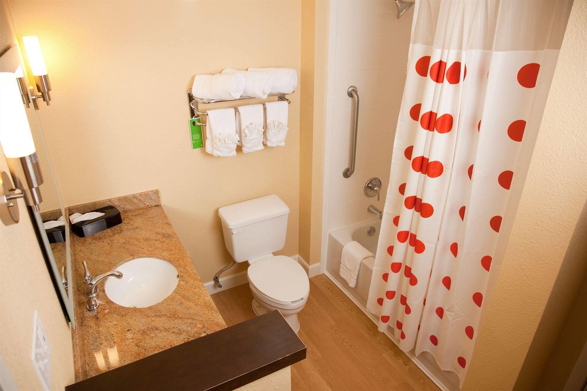 Towneplace Suites By Marriott Lake Jackson Clute Esterno foto