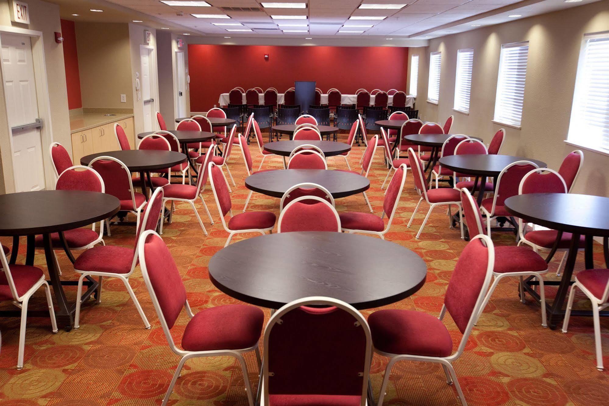 Towneplace Suites By Marriott Lake Jackson Clute Esterno foto