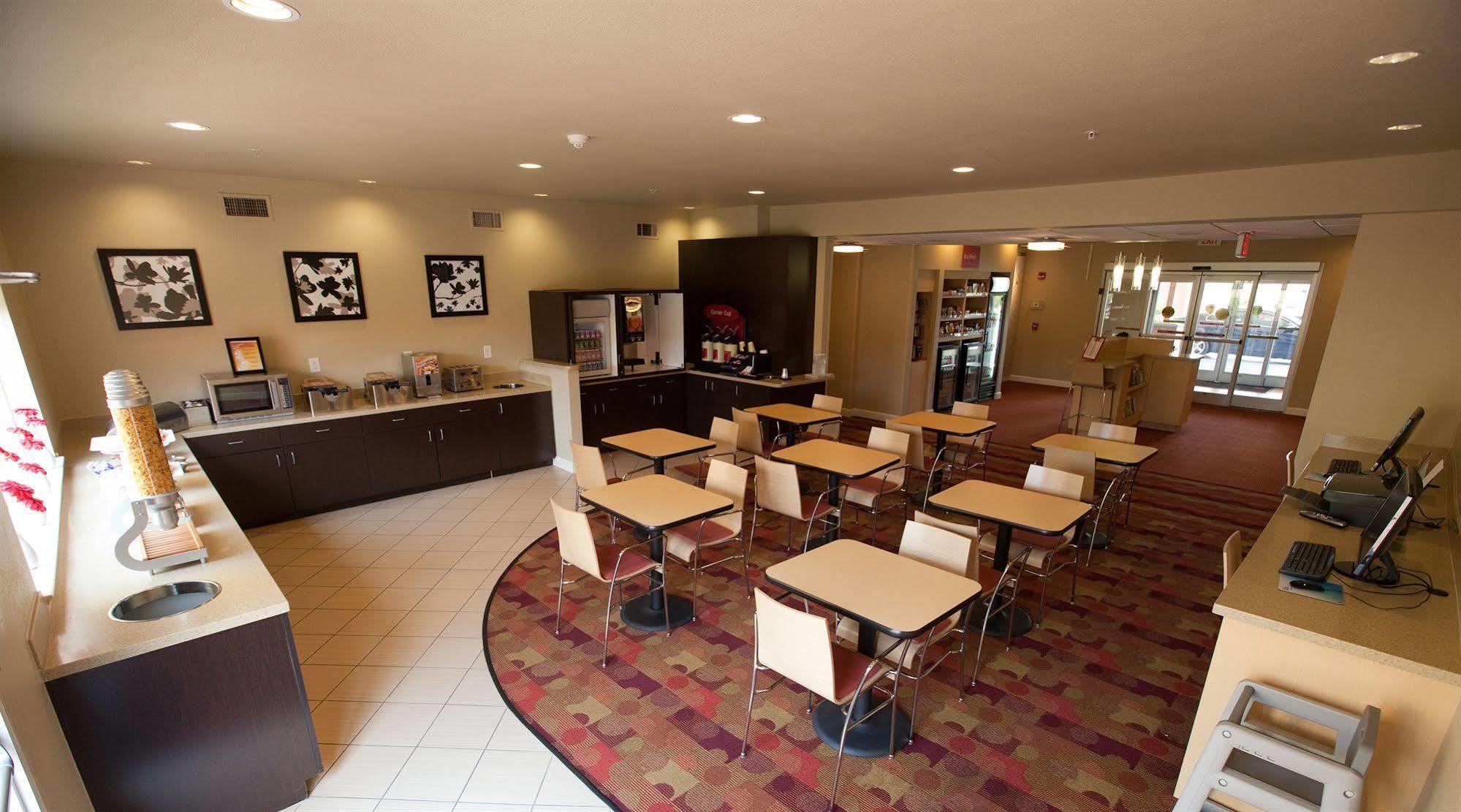 Towneplace Suites By Marriott Lake Jackson Clute Esterno foto
